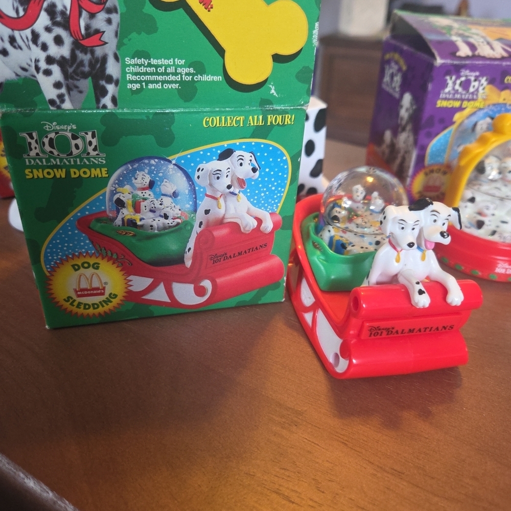 McDonald's 101 Dalmatians Snow Dome Set - Red, White, Black Full Set Of 4 - Picture 6 of 12